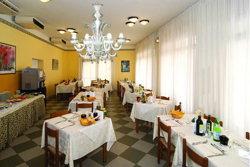 Hotel Bahia Caorle Kültér fotó